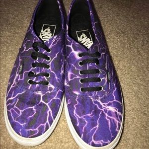 lightning vans